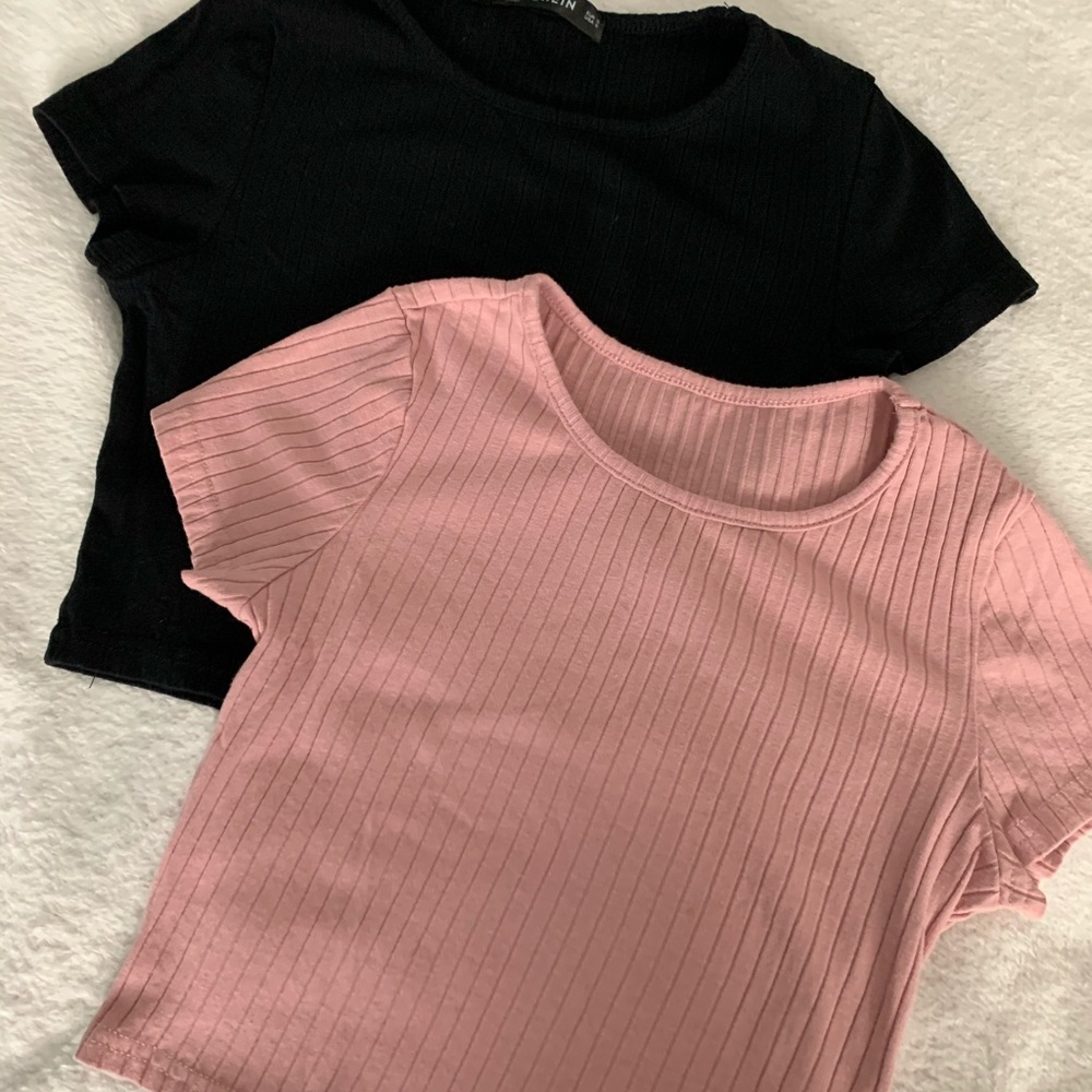 Set of crop tops